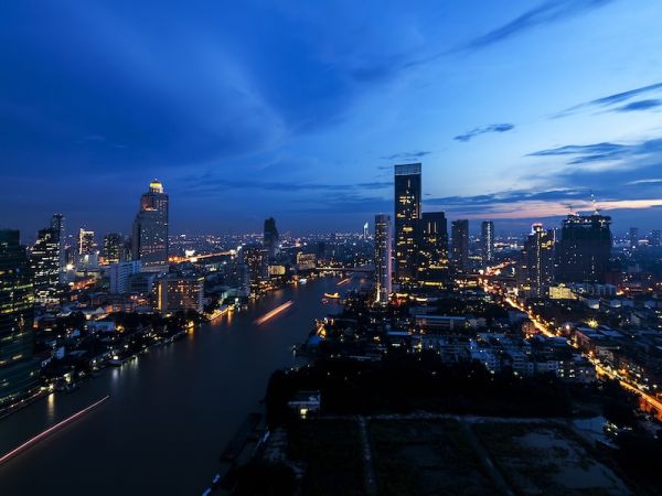 SALIDA EN VUELO A BANGKOK