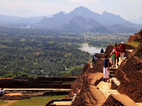 SIGIRIYA - SIGIRIYA ROCK - POLONNARUWA - SIGIRIYA