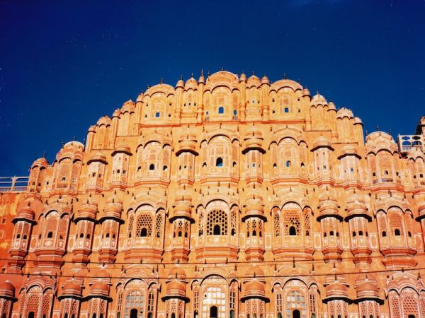 JAIPUR - ABHANERI - FATEHPUR SIKRI - AGRA