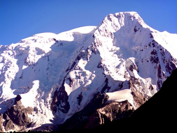 KARAKOL - GARGANTA DE YETY OGUZ - PUEBLO DE BOKONBAEV - PUEBLO DE KOCHKOR (250 KM / 5 HORAS)