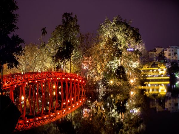 LLEGADA A HANOI