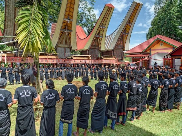 TANA TORAJA (BICICLETA Y CURSO COCINA EN CASA LOCAL)