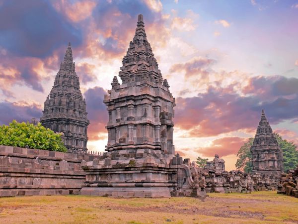 YOGYA CITY TOUR - BOROBUDUR - PRAMBANAN